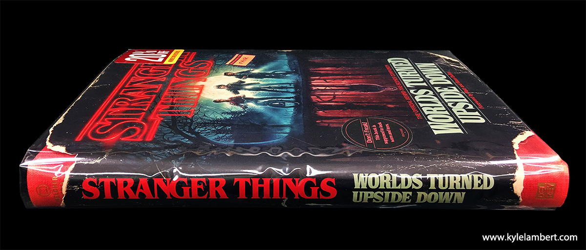 Stranger Things - Worlds Turned Upside Down - Side